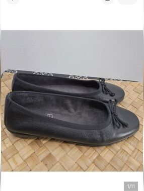 Aerosoles Black Leathet Flats Size 11